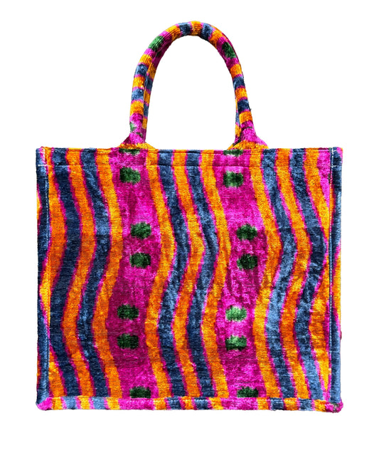 Handmade silk tote bag – large size
Luxury tote bag – Istanbul handmade
Premium tote bag – travel everyday use
Multicolor Velvet Ikat Tote Bag with Pink, Orange, and Blue Waves