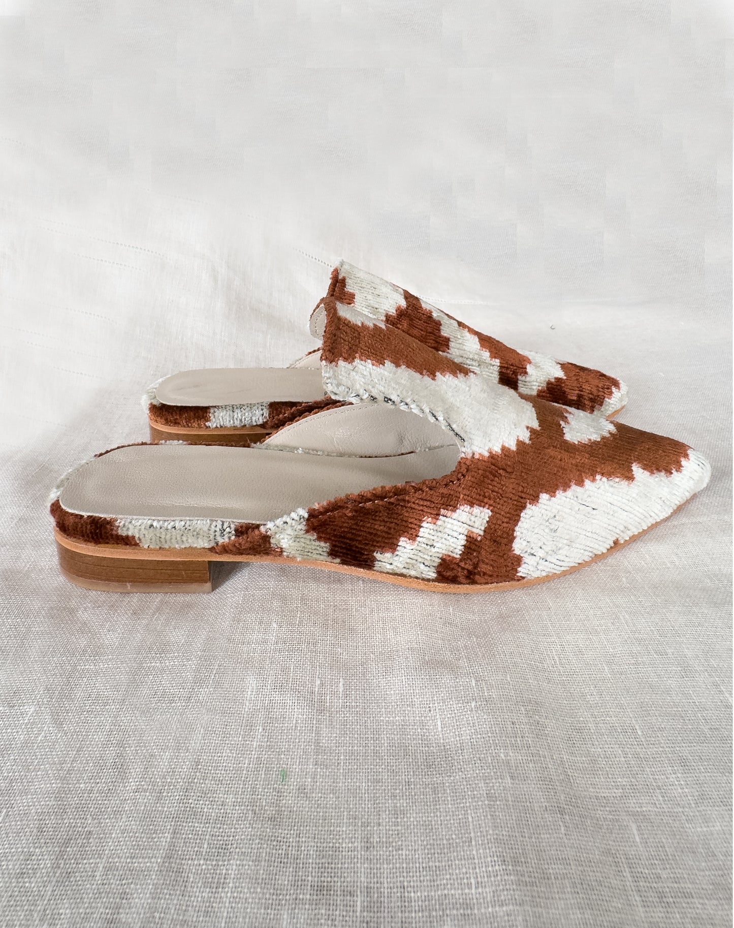 Silk velvet ikat handmade sharp pointed toes slippers