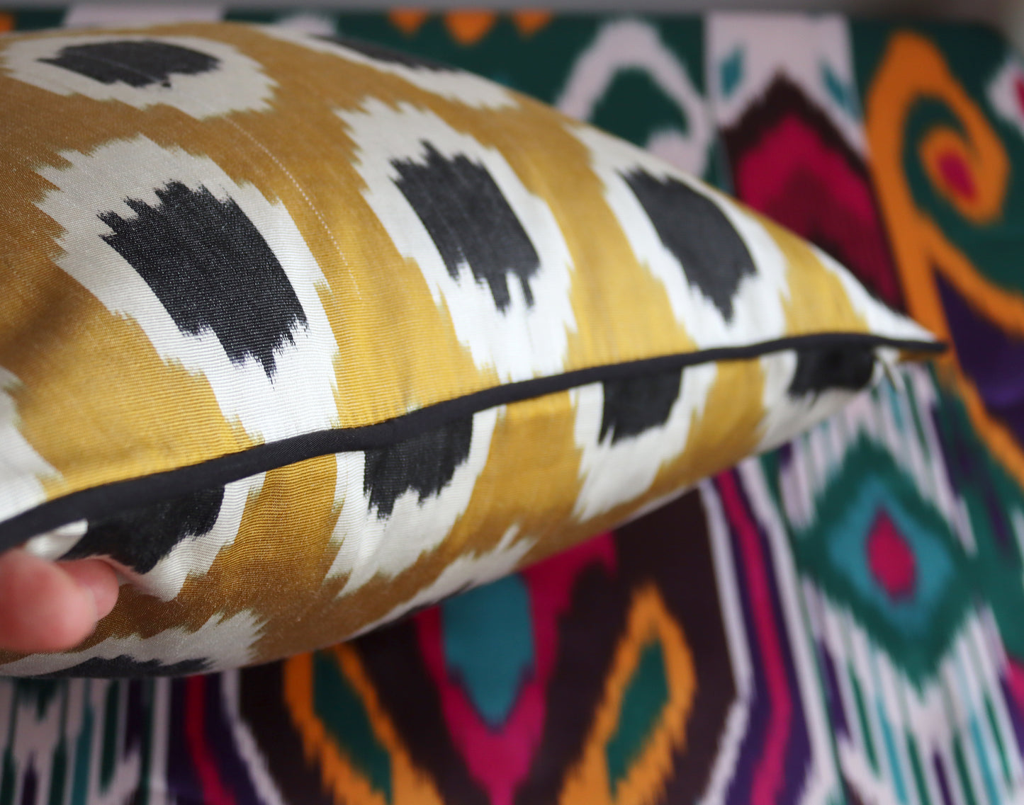 cushion cover double face silk ikat 40x40cm ds048