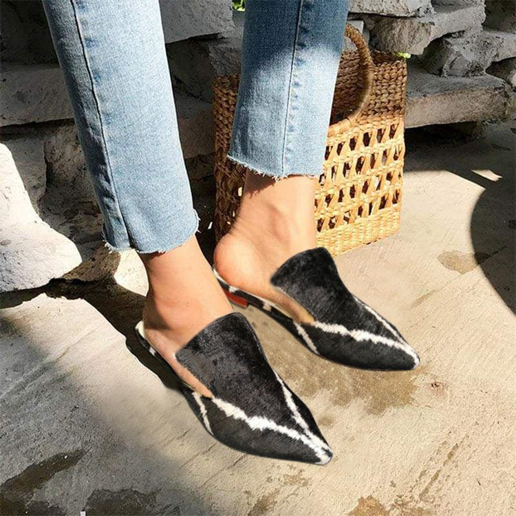 Silk Velvet ikat slippers, mules, slides. Shoes shop online. Ikat fashion slides. Authentic handmade slippers. Wholesale shoes, slides, ikat slippers. Velvet slippers.