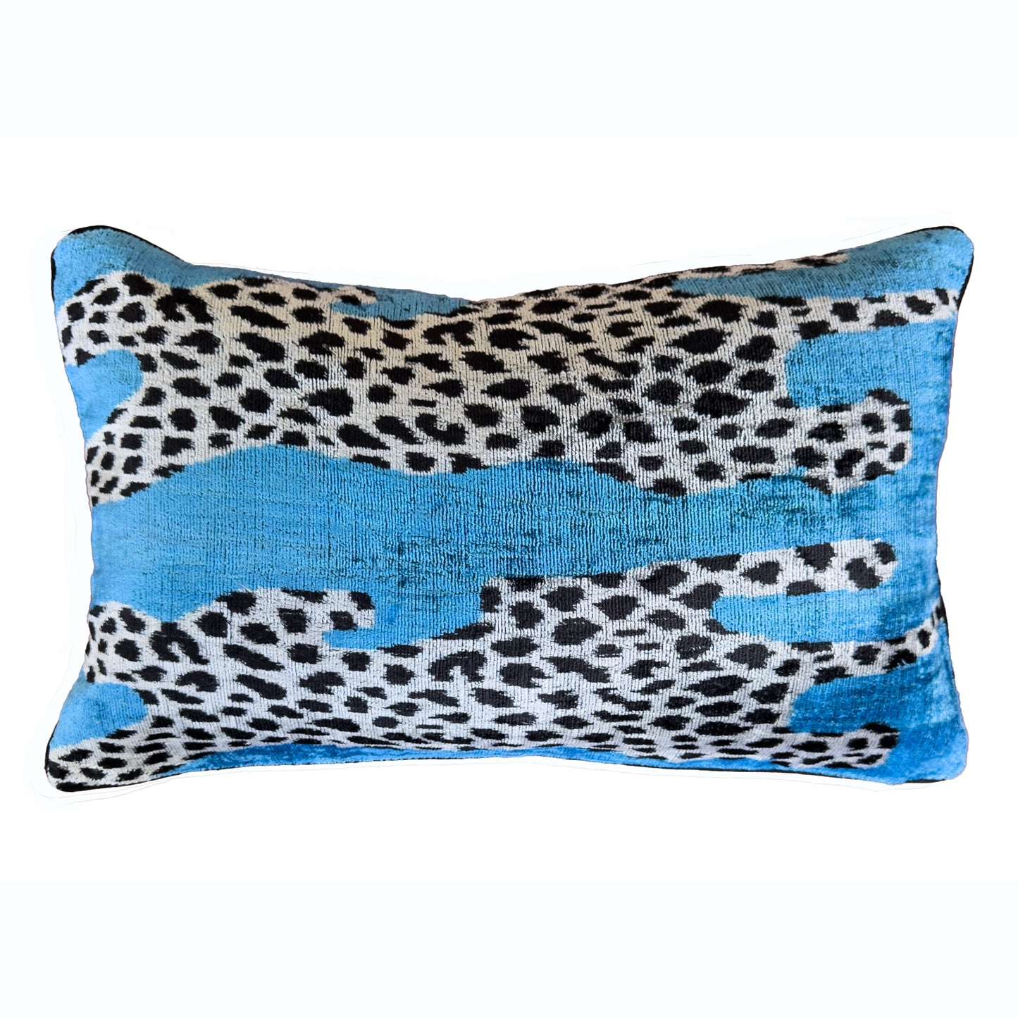 Blue Handwoven Silk Velvet Ikat Cushion Cover – Leopard Pattern – 40 × 60 cm