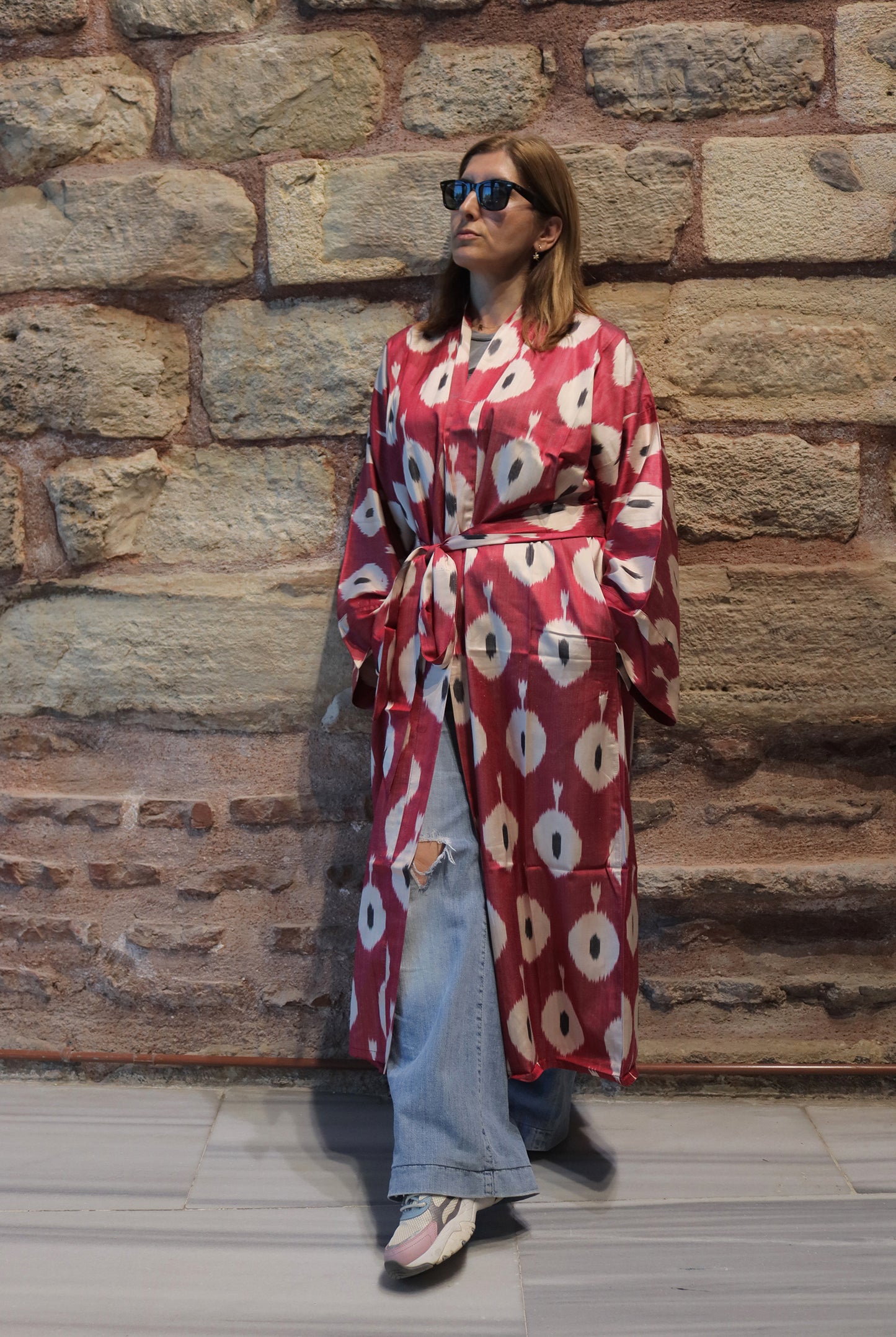 Caftán rojo estilo kimono de seda Ikat