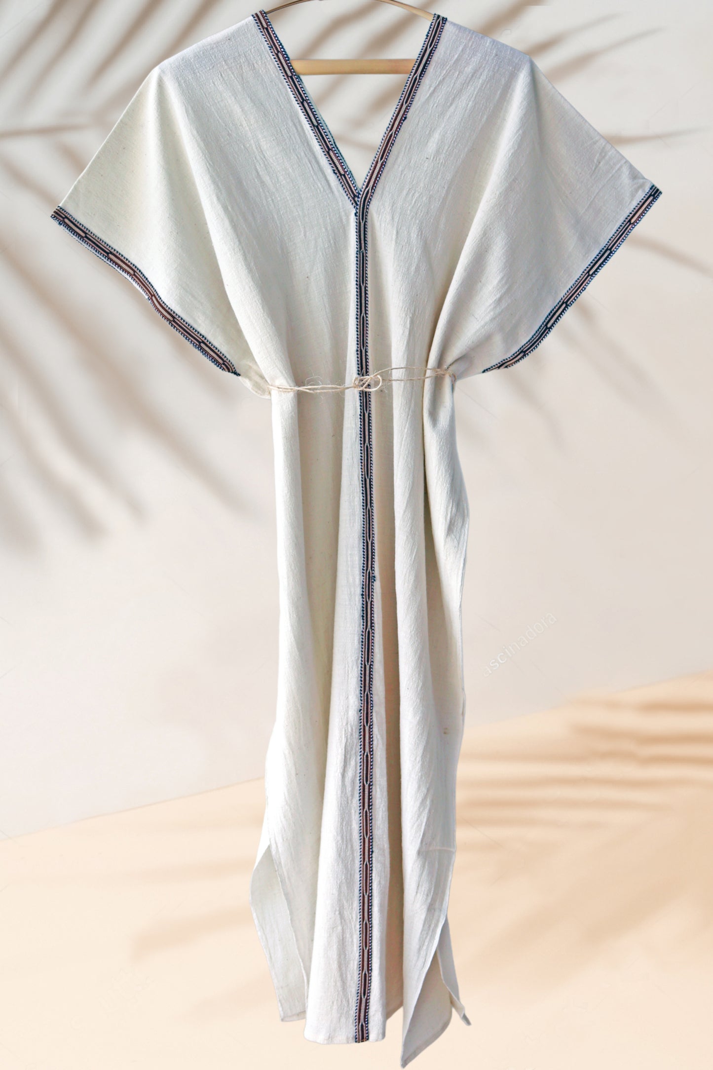 Vestido caftán tejido a mano con cinta 4