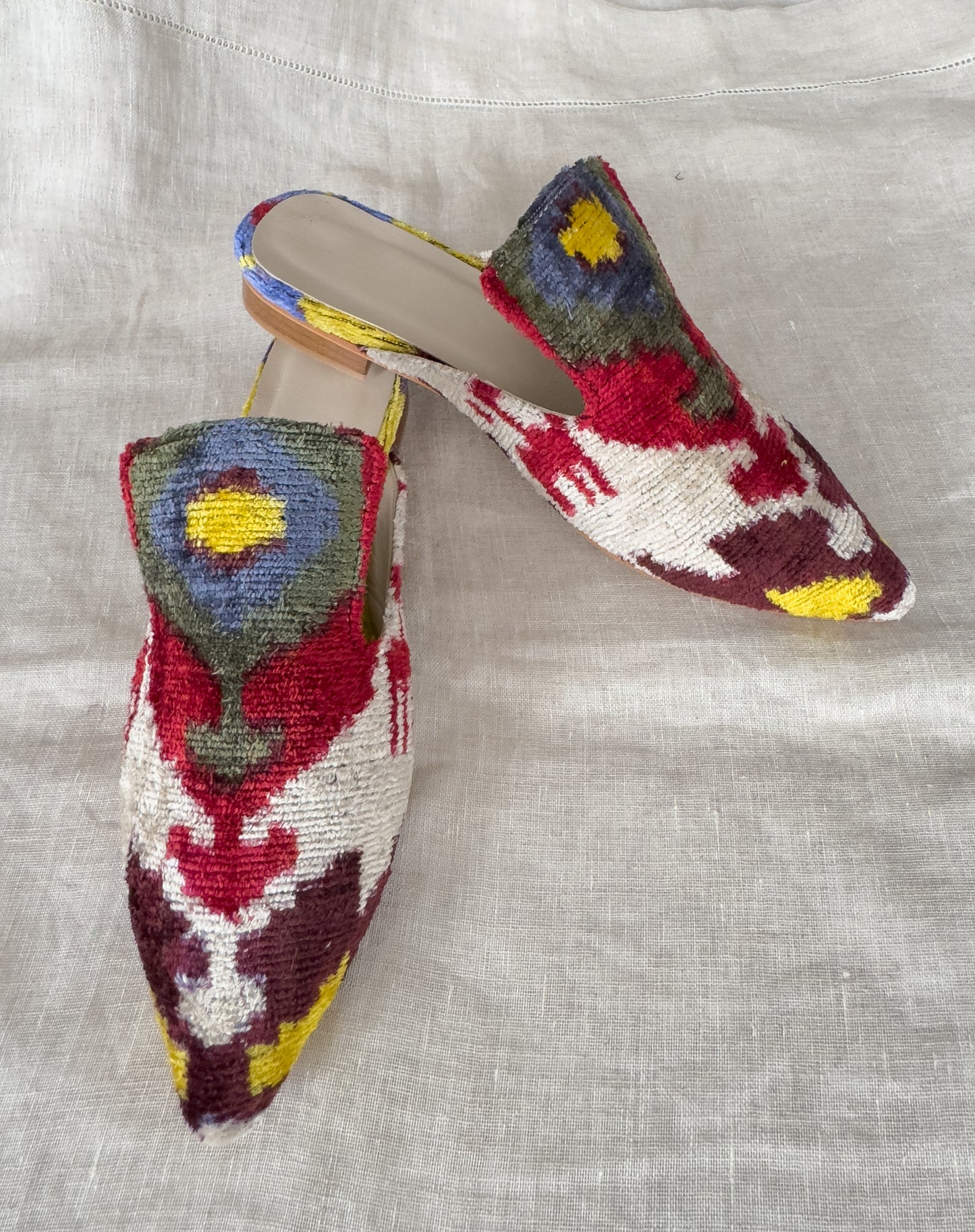 Silk velvet ikat handmade sharp pointed toes slippers