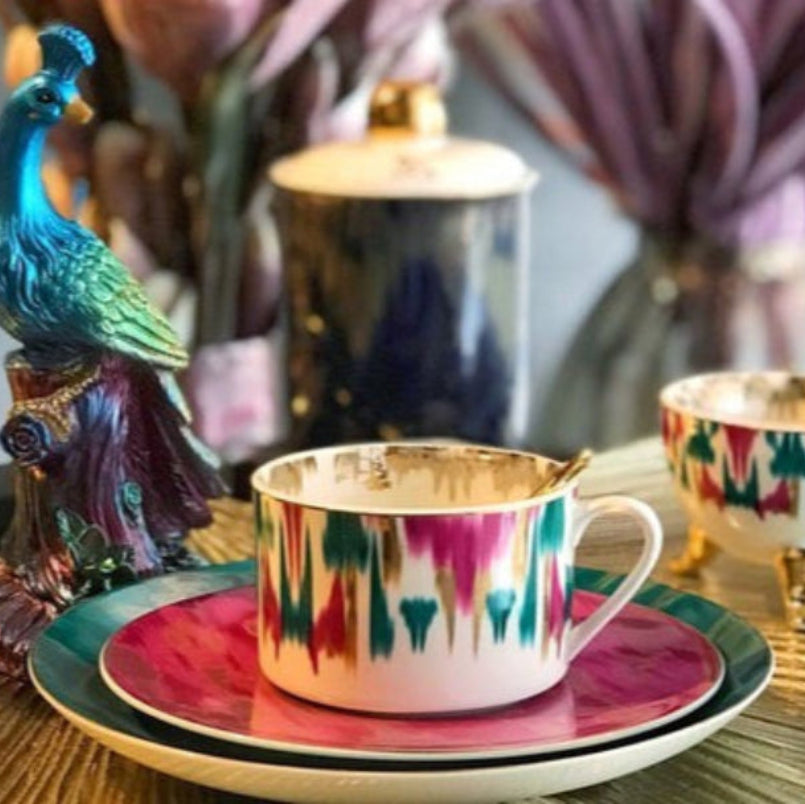 İkat patterned porcelain tea cups, 200 ml, set of 6 with gold gilding. Perfect for elegant tea serving, porcelain tea cups for special occasions.