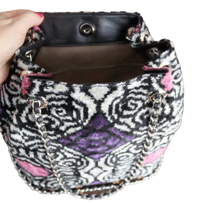 Bolso tipo cubo de terciopelo de seda Ikat - 011