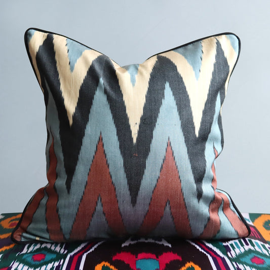 cover double face silk ikat 40x40cm ds051