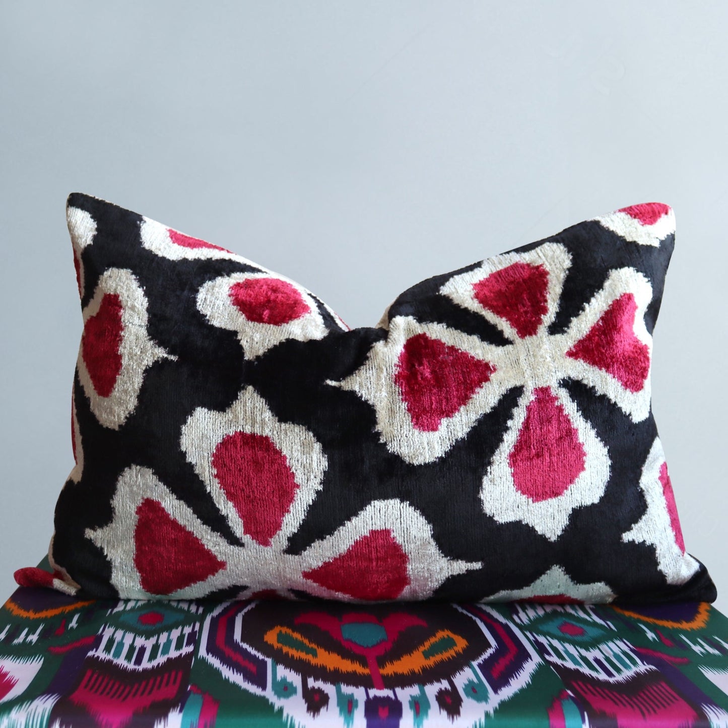 cushion cover silk velvet ikat / cotton 40x60cm vs015