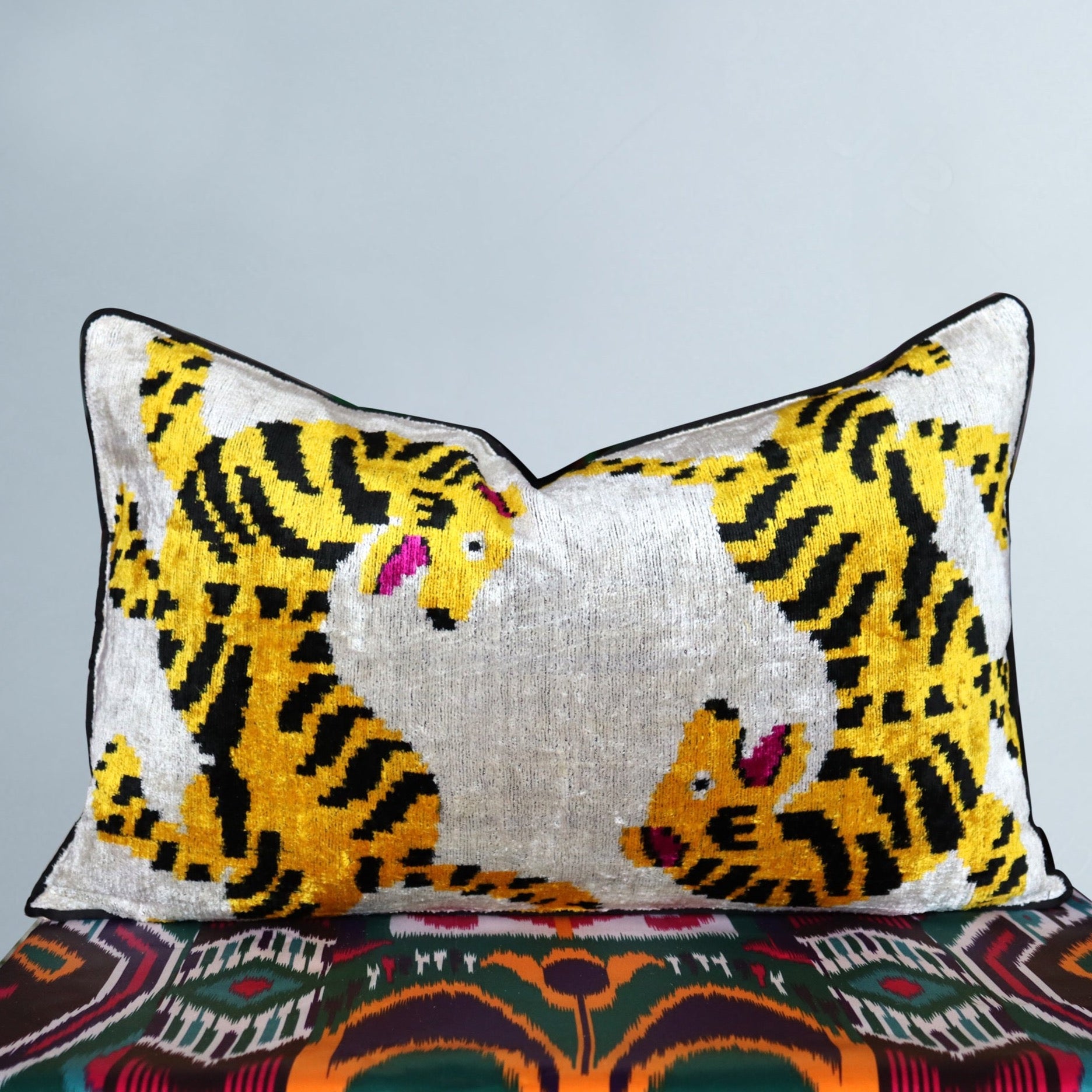 cushion cover silk velvet ikat / organic linen 40x60cm vl058