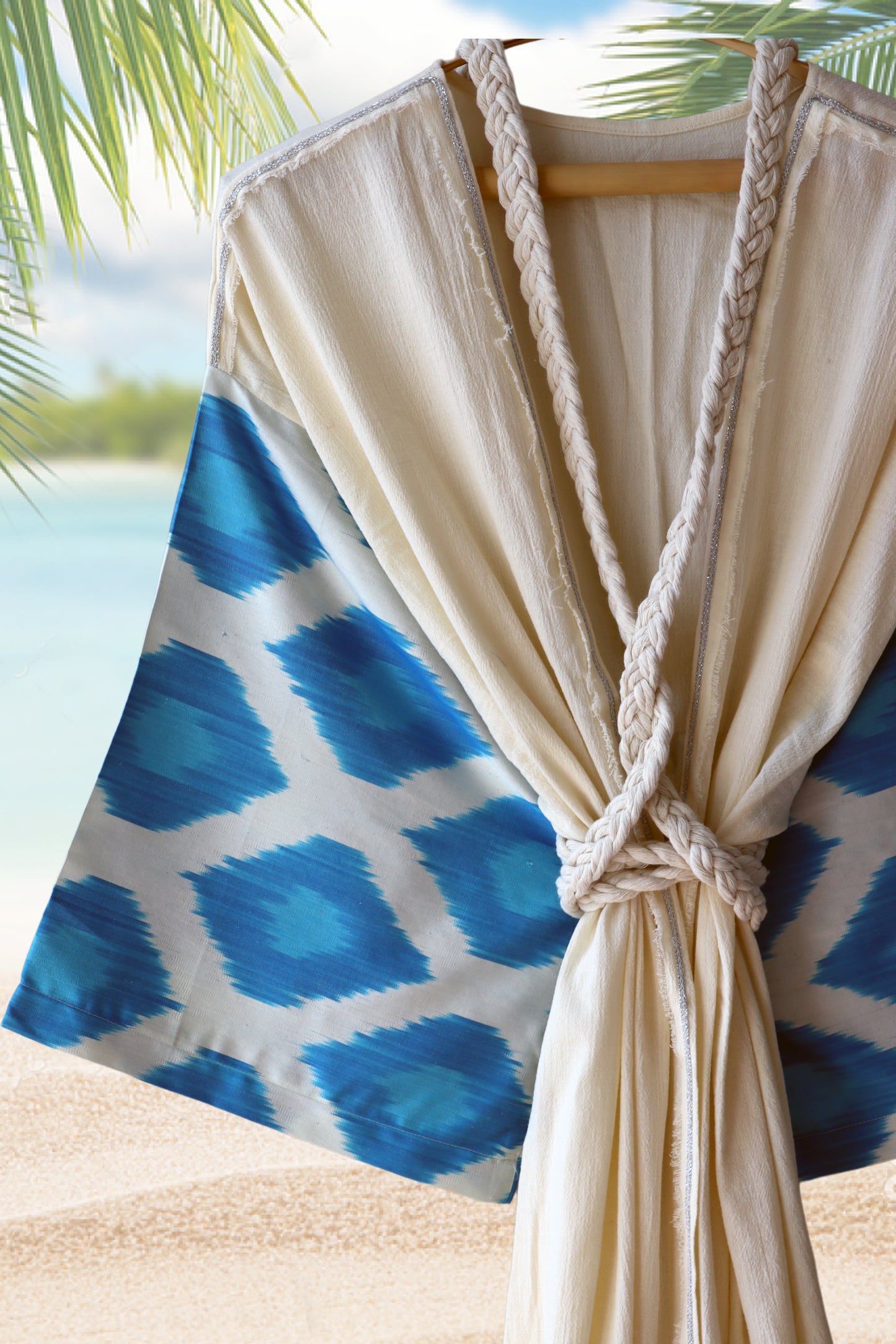 Bata de muselina de seda Ikat azul crema