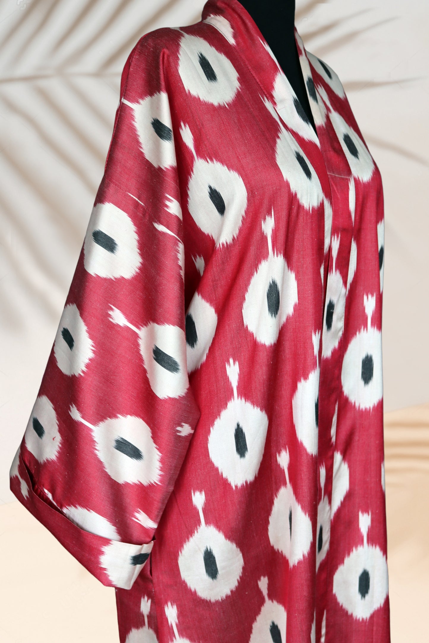 Caftán rojo estilo kimono de seda Ikat